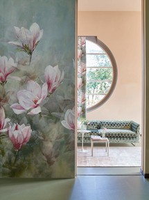 https://ww-w.prshots.co.uk/contents/archives/1979/1012/images/thumb350x287_auto/Pink-paint__thumb.jpg