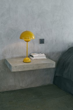&Tradition VP3 Flowerpot Table Lamp