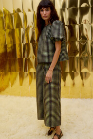 https://ww-w.prshots.co.uk/contents/archives/329/362/images/thumb350x287_auto/oliver_bonas_black-green-checked-jacquard-cropped-wide-leg-trous_76192_thumb.jpg