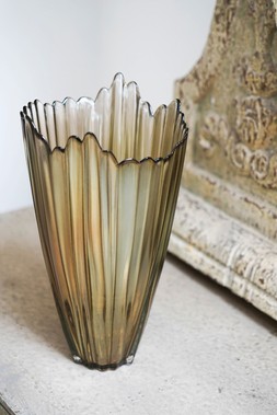 AMBER RIPPLED GLASS VASE H20CM W14CM